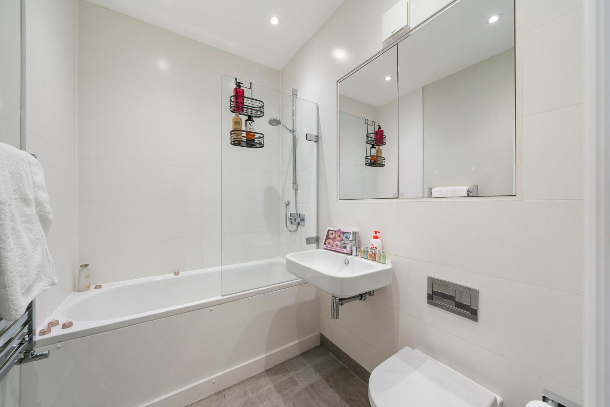 Chic 2 Bed Maisonette In Mayfair 32A London Exterior photo