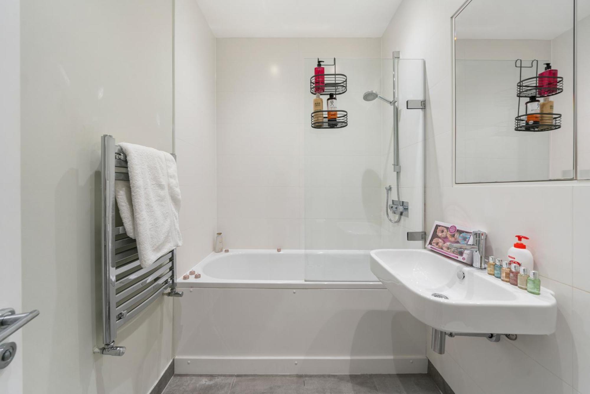 Chic 2 Bed Maisonette In Mayfair 32A London Exterior photo