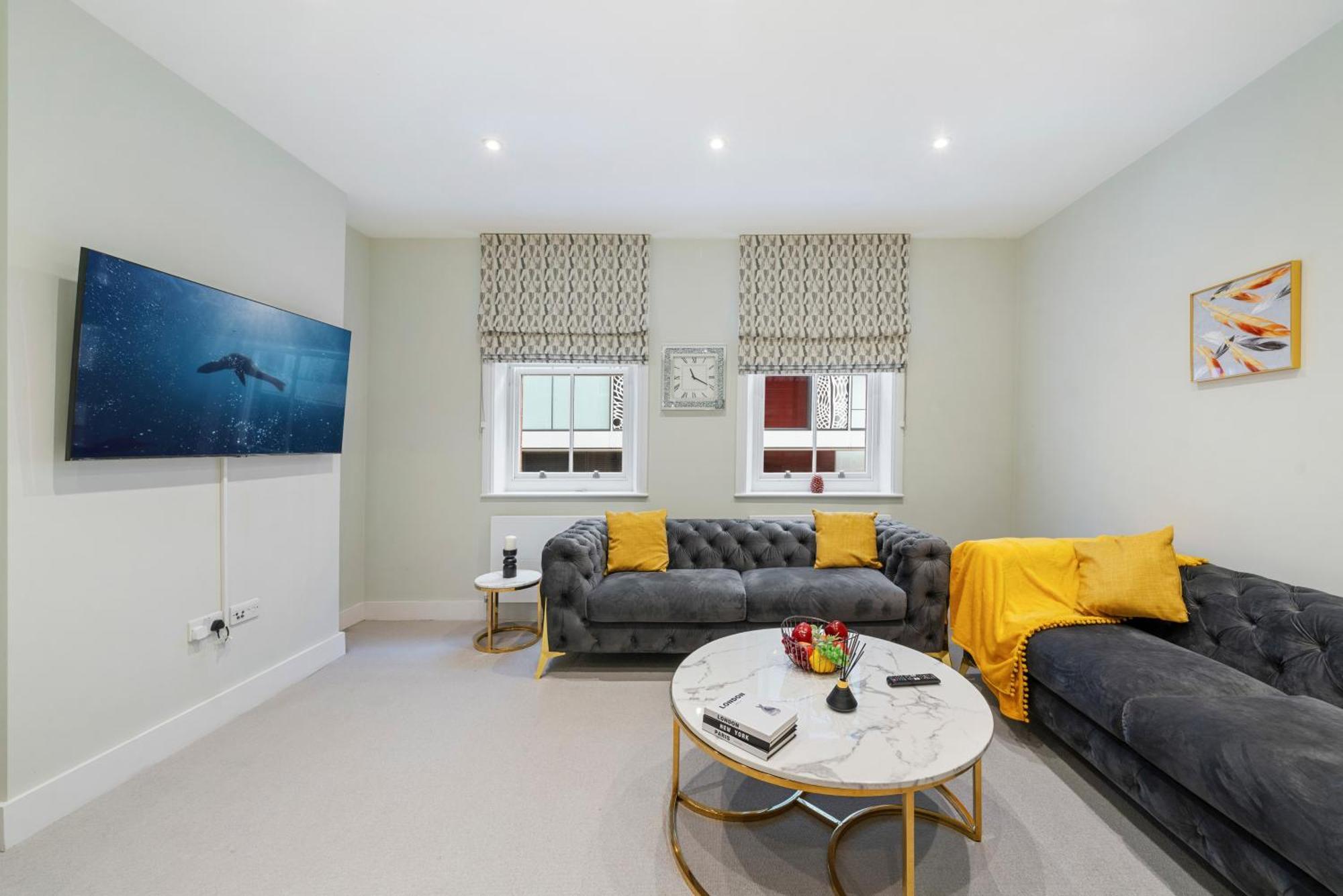 Chic 2 Bed Maisonette In Mayfair 32A London Exterior photo